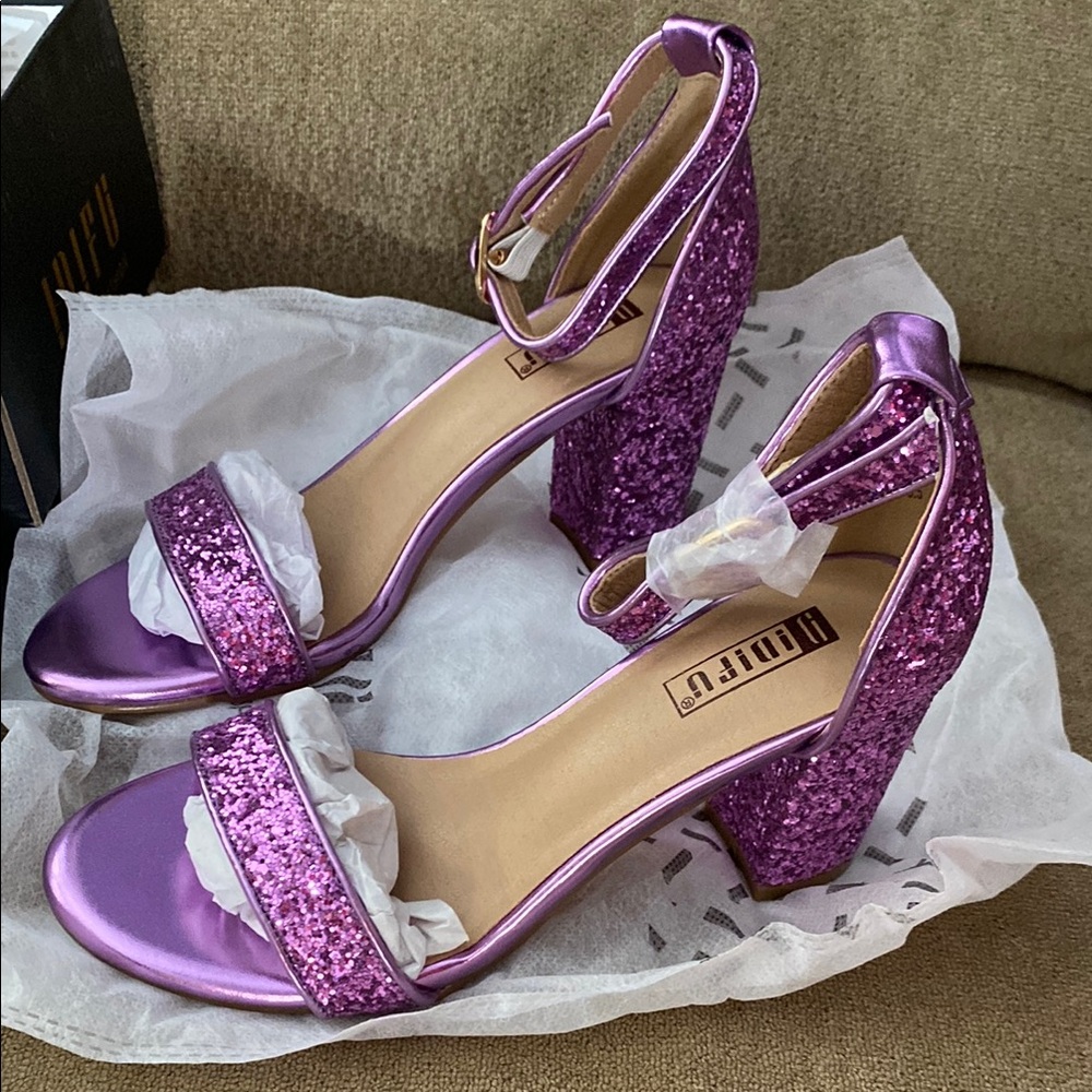 L'AMOUR Pink Glitter Heels
